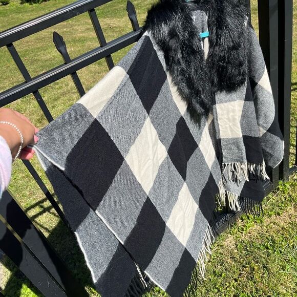 J Crew Faux-fur Plaid Cape NWT - Picture 5 of 11